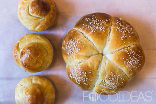 Французская булочка Бриошь