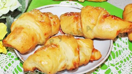 круассаны из слоеного дрожжевого теста