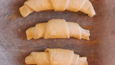 круассаны с творожным кремом и абрикосовым конфитюром