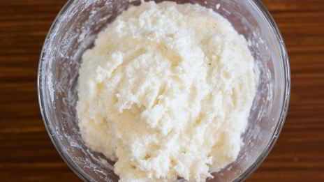 круассаны с творожным кремом и абрикосовым конфитюром