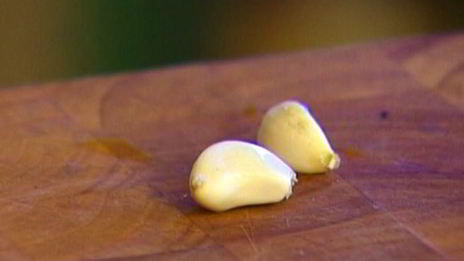 круассаны с ветчиной, сыром и помидорами