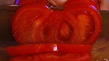 круассаны с ветчиной, сыром и помидорами