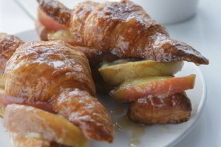 Круассаны с яблоками