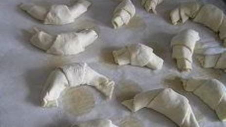 круассаны с земляникой, ежевикой и шоколадом