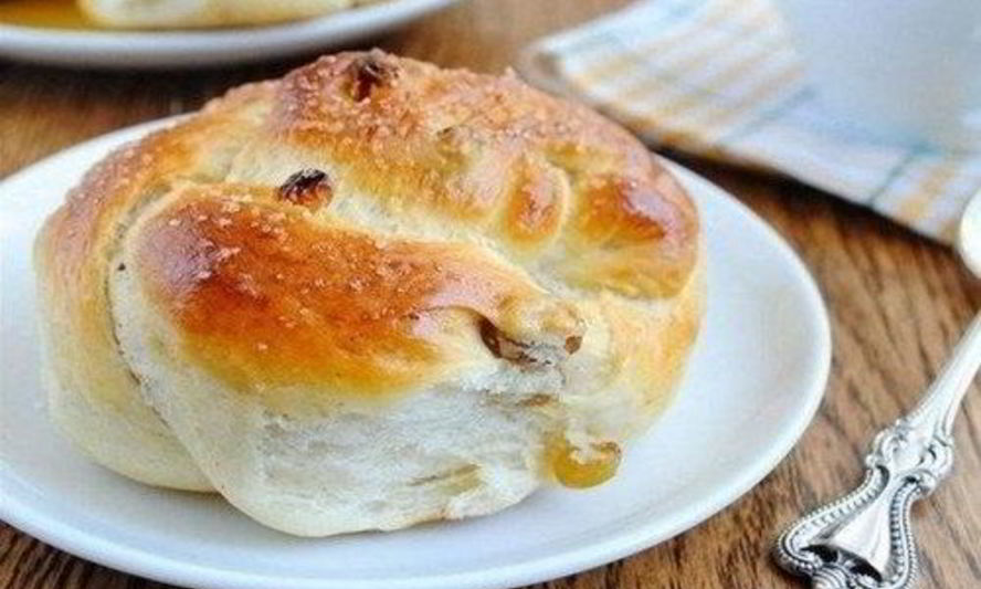 Рецепт мягких пряных булочек с изюмом