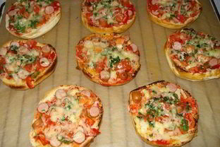 Очень быстрые булочки-пиццы к завтраку