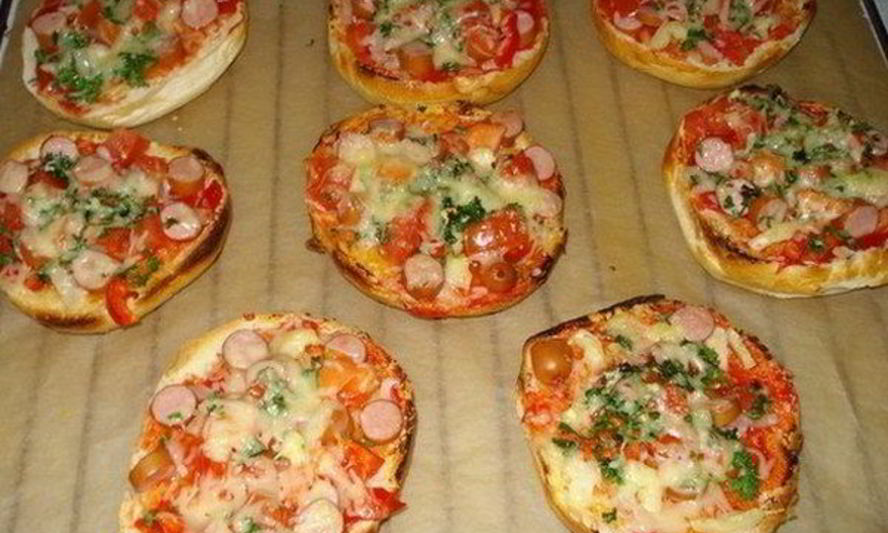 Рецепт очень быстрых булочек-пицц к завтраку