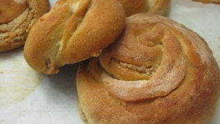 Постные булочки с корицей