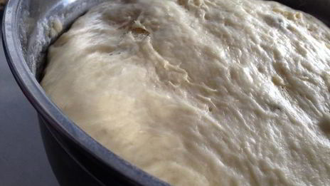 сдобные булочки с изюмом