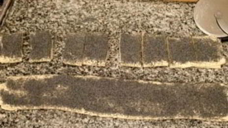 слоеные булочки с маком