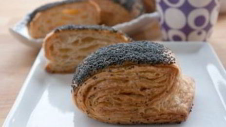 слоеные булочки с маком