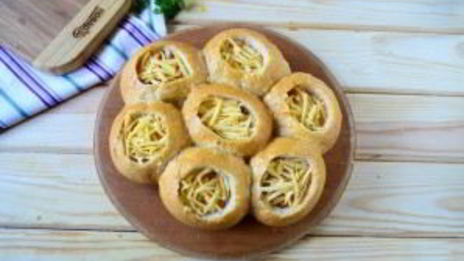 сырные булочки с яйцом и беконом