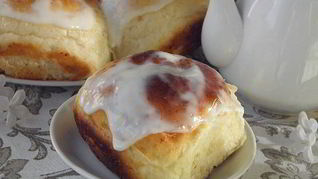 Творожные булочки в сметанной заливке