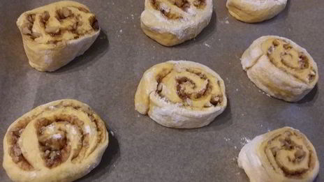 тыквенные булочки с ореховой начинкой