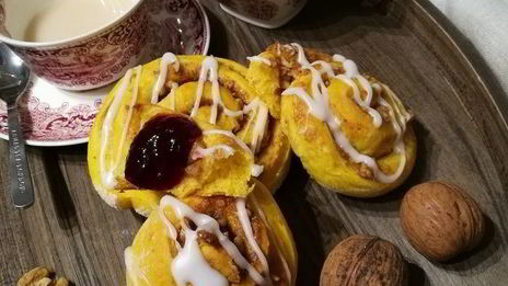 тыквенные булочки с ореховой начинкой