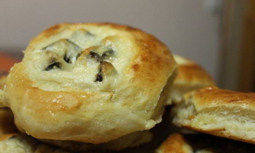 Рецепт ватрушек с черносливом