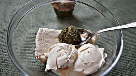 ватрушки с творогом и помидорами черри