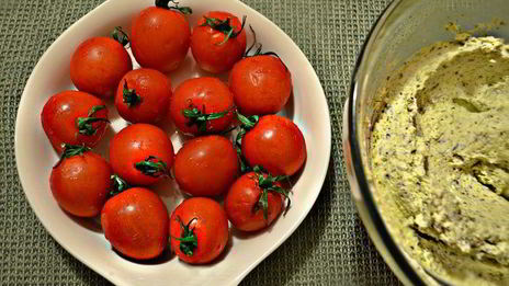 ватрушки с творогом и помидорами черри