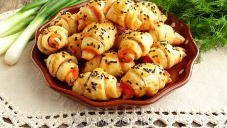 закусочные круассаны с лососем