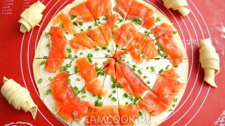 закусочные круассаны с лососем