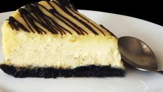 Аппетитный чизкейк с шоколадным печеньем