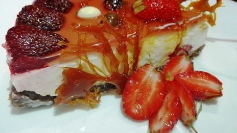 чизкейк без выпечки с клубникой