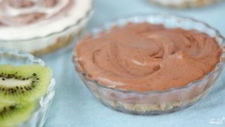 чизкейк без выпечки с кусочками киви