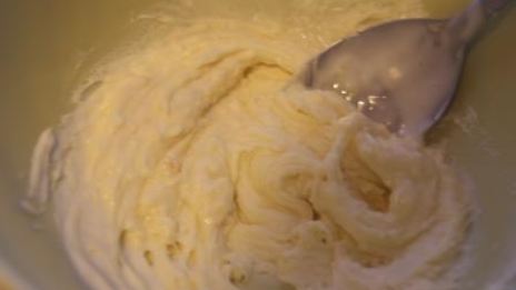 чизкейк с белым шоколадом на миндально-кокосовой основе