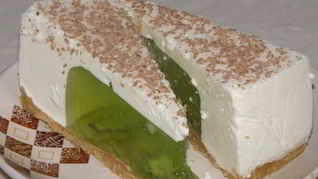 Чизкейк с киви без выпечки