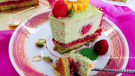 фисташковый чизкейк с малиной