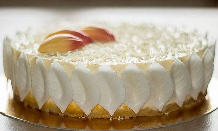 Рецепт королевского чизкейка с фруктовым пюре и ягодами