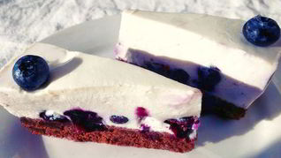 Летний чизкейк с рикоттой и голубикой без выпечки