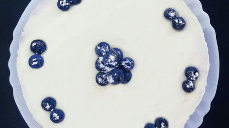 летний чизкейк с рикоттой и голубикой без выпечки