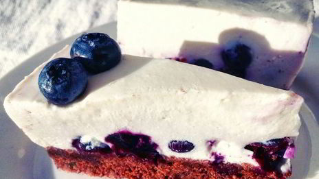летний чизкейк с рикоттой и голубикой без выпечки