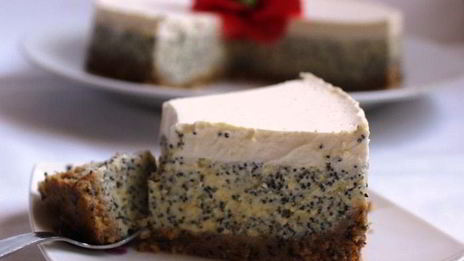 маковый чизкейк под лимонно-сметанным топпингом