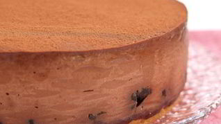 Шоколадный чизкейк с черносливом