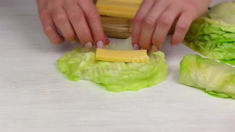капустные конвертики с сыром