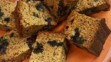 банановый кекс с голубикой на растительном масле