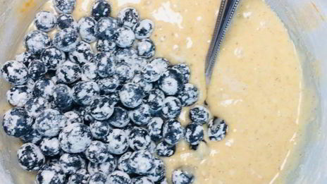 банановый кекс с голубикой на растительном масле