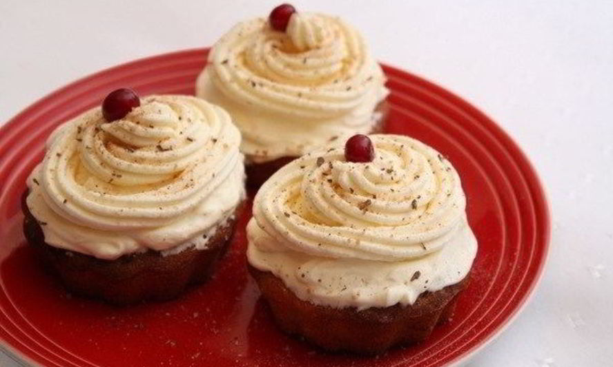 Рецепт банановых кексов с орехами и сырным кремом