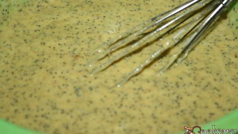 кекс на кефире с маком, шафраном и цукатами