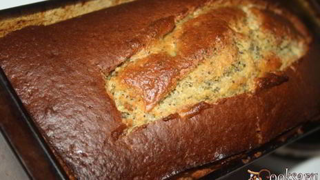 кекс на кефире с маком, шафраном и цукатами