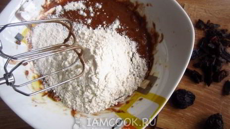 кекс на нутелле с овсяными хлопьями и сухофруктами