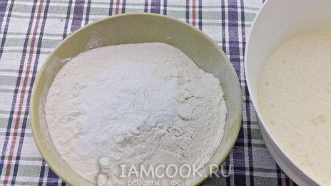 кекс с черной смородиной