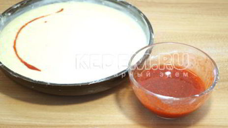 кекс с клубничным вареньем