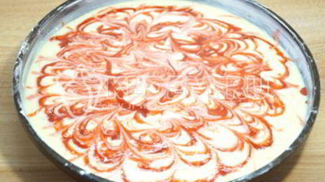 кекс с клубничным вареньем