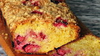 Кекс с яблоками и малиной