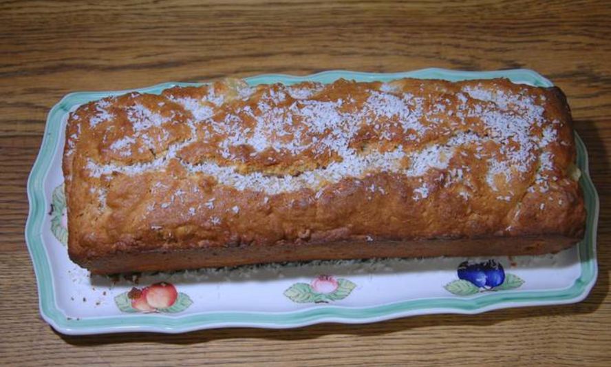 Рецепт кокосового кекса с ананасами и орехами макадамия