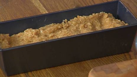 кокосовый кекс с ананасами и орехами макадамия