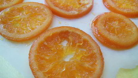 маковый кекс с мягкими карамельными апельсинами